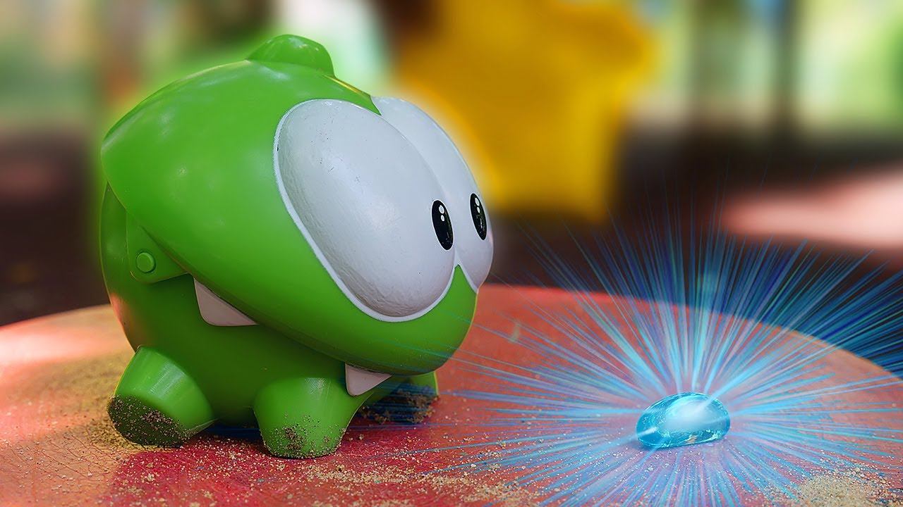 Видео для детей - Ам Ням нашел волшебный камень! Игры в детские игрушки для малышей смотреть онлайн