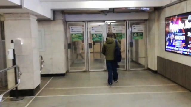 Выход в город из станции Академия наук минского метрополитена смотреть онлайн