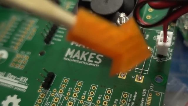 MacPro G5 Cheese Grater with Raspberry Pi 4 смотреть онлайн