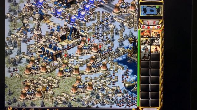 The Biggest Nuclear Explosion in Red Alert History Red Alert 2 смотреть онлайн