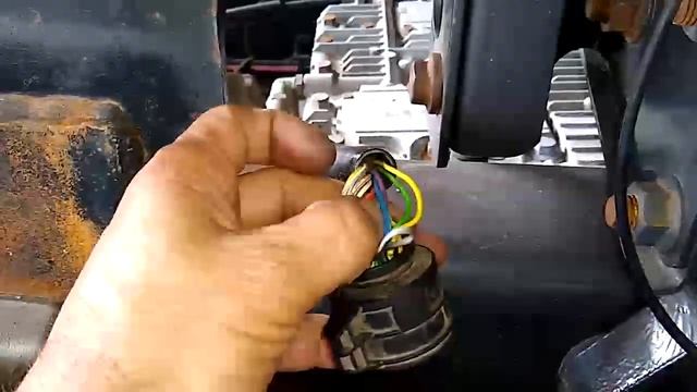 Chicote e conectores da caixa I-shift - Volvo FH 460 смотреть онлайн
