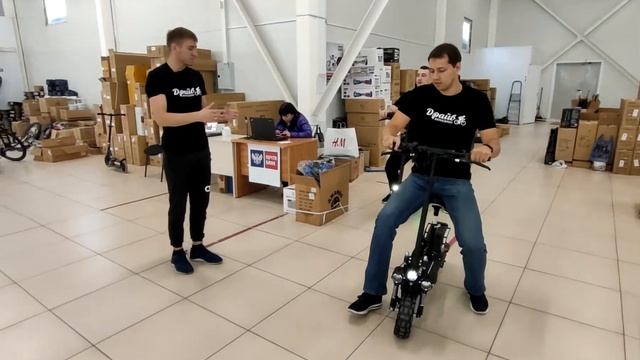 Заезд Куго М4 против М5 смотреть онлайн