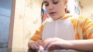 Проколола уздечку(смайл) дома сама!!!!! В 11 лет!!!!