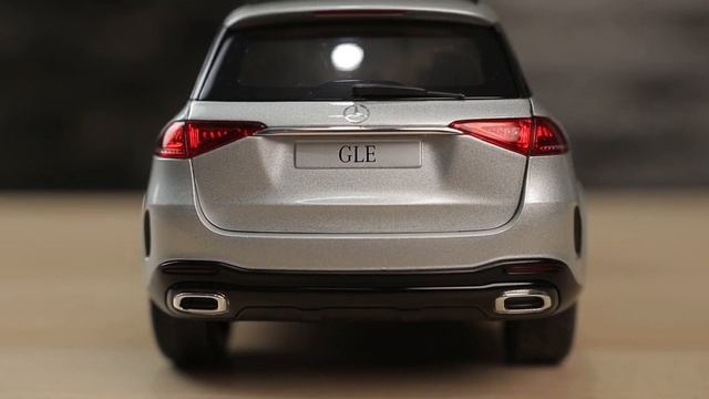 Mercedes-Benz GLE - Norev 1:18 unboxing смотреть онлайн