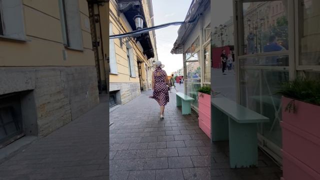 Уходя уходи!