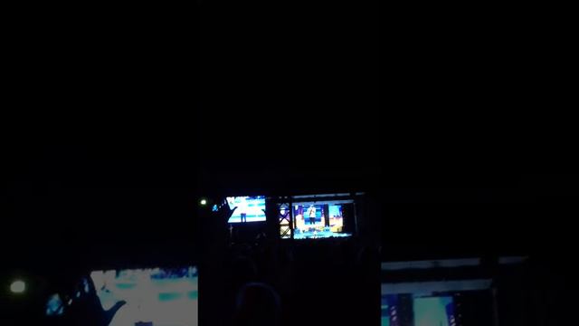 Saxophone solo during Rod Stewart concert Cincinnati 2017 смотреть онлайн