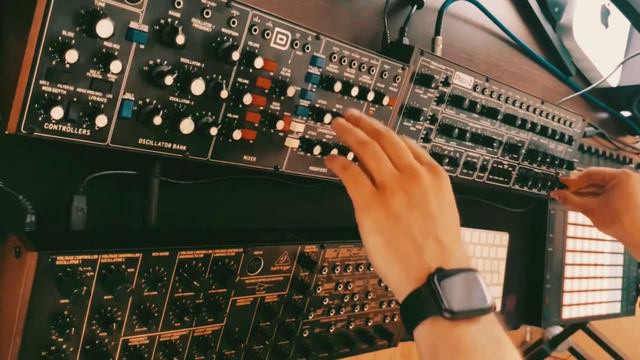 Behringer Model D Pro-1 and K-2 morning jam смотреть онлайн