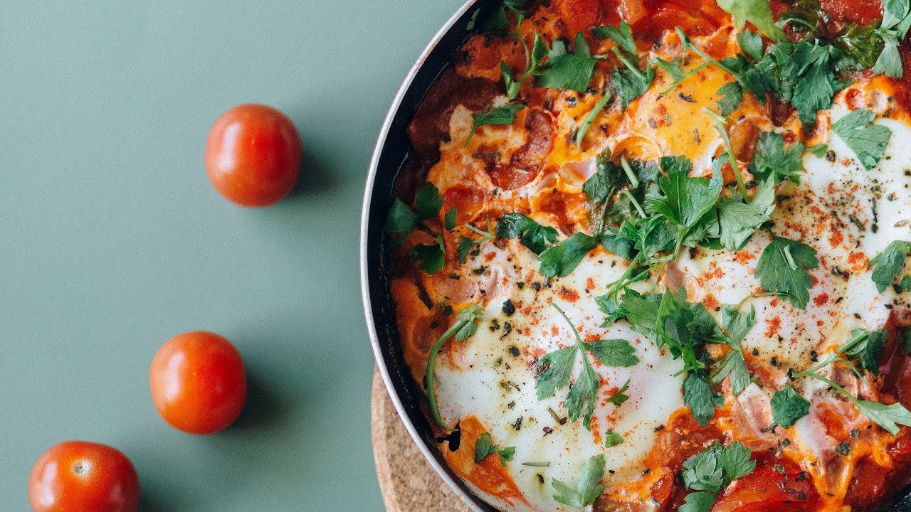 Яичница шакшука - сытный и вкусный завтрак на каждый день. смотреть онлайн