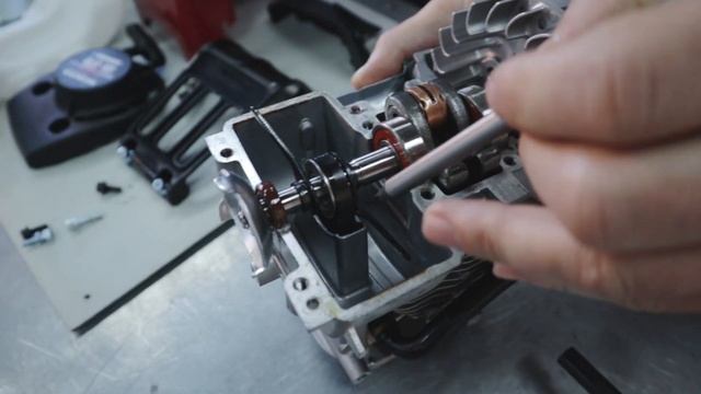 4-х тактный двигатель для мотобуров и триммеров в разрезе ! смотреть онлайн