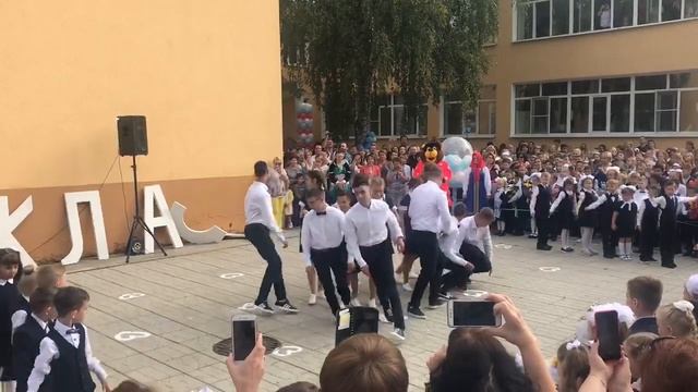Флешмоб 11 класса. Выпуск 2020 смотреть онлайн