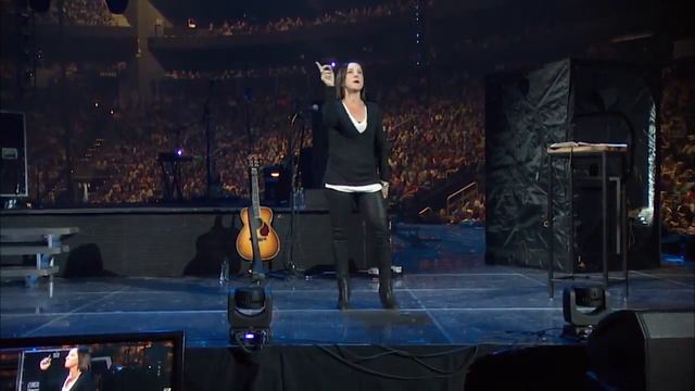 Dark Room Transformation : Christine Caine