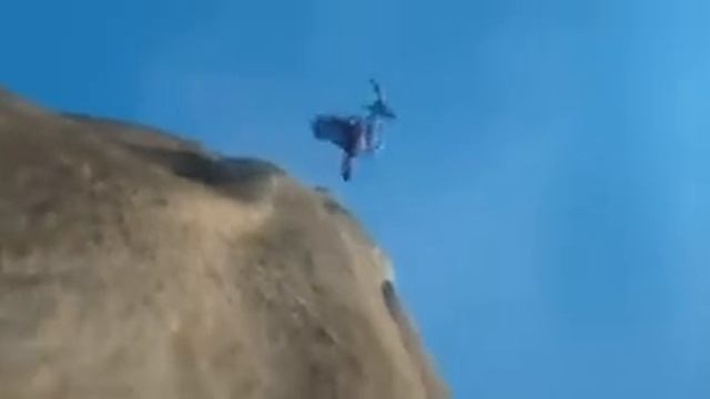 Голубой попугай.mp4 смотреть онлайн