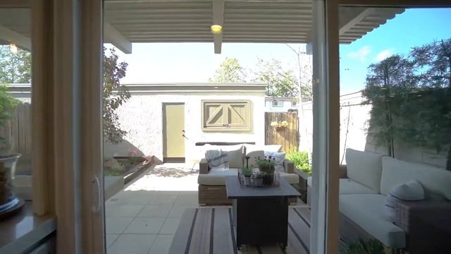 Charing Cross Rd branded смотреть онлайн