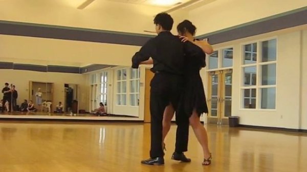 Tango to "El Tango de Roxanne"