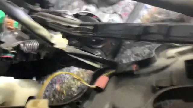 2011 toyota Prius sonido Raro en el volante смотреть онлайн