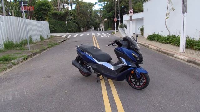 Dafra Cruisym 300 - Uma scooter boa para tudo! смотреть онлайн