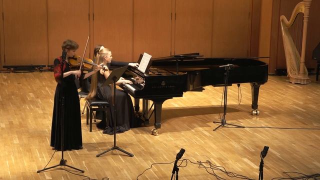 Григ. Соната No 3. 2-3 части смотреть онлайн