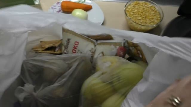 Влог//Наше меню на день//Покупки продуктов//Завтрак, обед и ужин//Сонечка мёрзнет, ждет отопления)