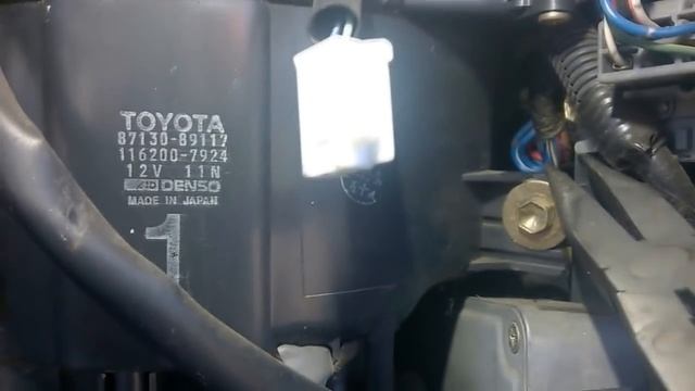 Power Radio Antenna Replacement - How To - Toyota 4Runner, Pickup смотреть онлайн