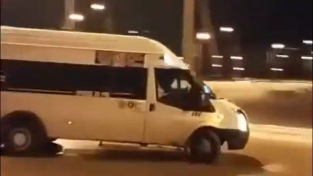 Суровый омский дрифт на маршрутке смотреть онлайн