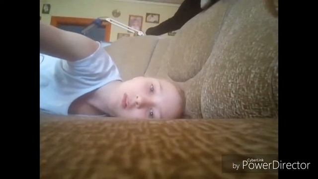 Вот что будет если Алене включить музыку во время уборки? смотреть онлайн