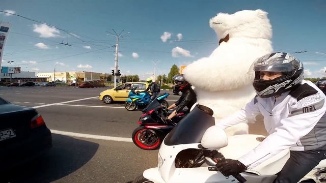 Прокатили медведя на мотоцикле - 3 метра высотой смотреть онлайн