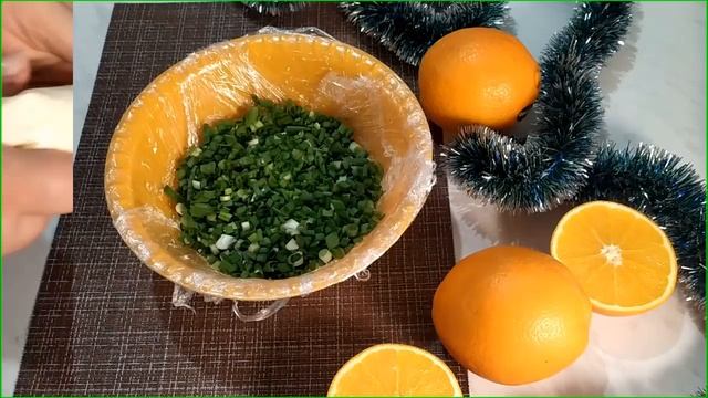 СЛОЕНЫЙ САЛАТ С КОПЧЁНОЙ КУРИЦЕЙ. ЛЁГКИЙ , СЫТНЫЙ И ОЧЕНЬ ВКУСНЫЙ! смотреть онлайн