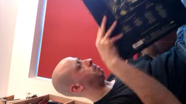 Mike J O'Callaghan's unboxing of T Rex - Electric Warrior смотреть онлайн