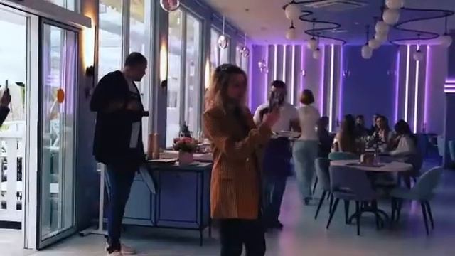 Встреча гостей. Ангелы ходулисты на велком-зоне кафе "Лаванда" Анапа смотреть онлайн