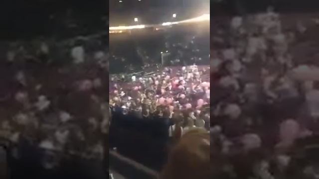 Англия теракт 23 05 17 на стадионе Манчестер Арена прогремело два взрывам Manchester смотреть онлайн