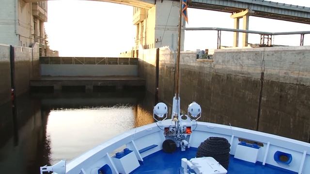 Круиз по Волге смотреть онлайн