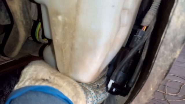 смена моторчика омывателя на ситроен берлинго смотреть онлайн