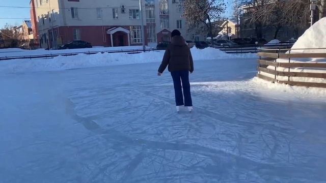 Фигуристка на ХОККЕЙНЫХ и ПРОКАТНЫХ коньках!Огромная разница!ЭКСПЕРИМЕНТ ⛸️ смотреть онлайн