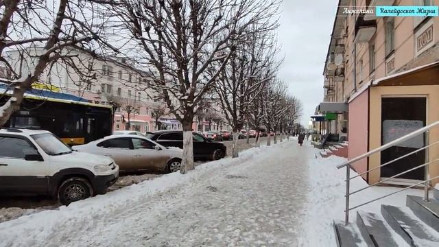 Снежная ноябрьская зимняя Рязань. Рябина, новые грибы,и снег идет и идет. Хрущу снегом.Хорошо то ка