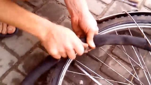 Как заклеить прокол камеры без снятия колеса велосипеда смотреть онлайн