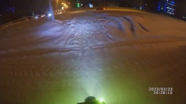 На волоске от столкновения, проезд машины на красный свет. Покатушки на моноколесе Kingsong s22 pro смотреть онлайн