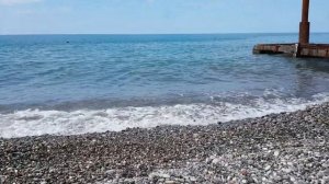 Черное море Абхазии и пляж пансионата "Литфонд" в Пицунде
