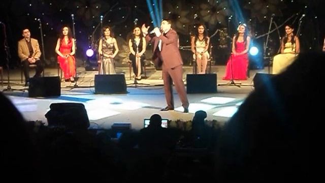 Petros Petrosyan - Ov Gexani Kuys (GYUMRI)