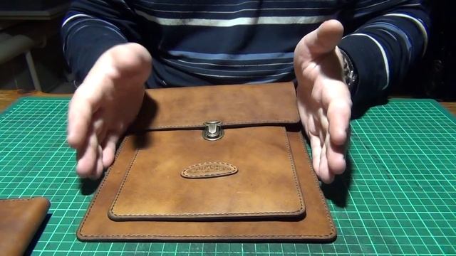 Несколько новых изделий из кожи.