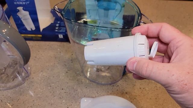 Brita Pacifica Water Filter VS Walmart Great Value Water Filter Pitcher WHICH ONE IS BETTER??? смотреть онлайн