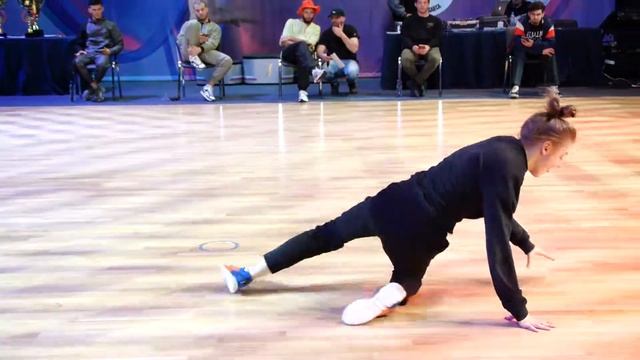 Bgirl Палыч Vs Bgirl Shota - брейкданс чемпионат г.Москва