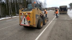 Укладка литого асфальта на ямочном ремонте