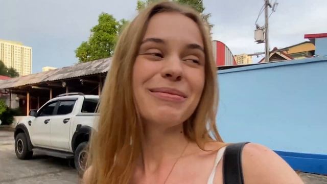 ГУЛЯЮ ПО ПАТТАЙЕ: дороги, море, фрукты, массаж, уличные музыканты смотреть онлайн