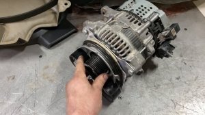 BMW G21 B47b посторонний звук.Стартер генератор.