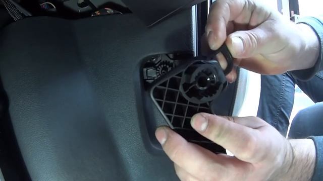 HOW TO REMOVE BONNET RELEASE HANDLE AUDI SEAT SKODA VOLKSWAGEN смотреть онлайн