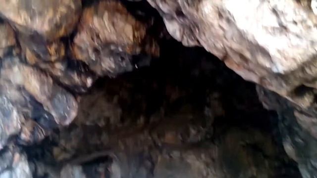 Волчья пещера