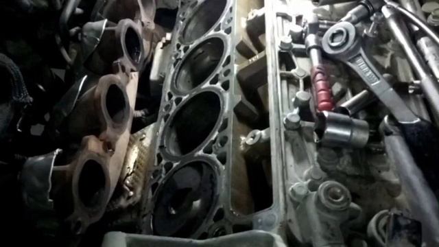 V8 Engine Chevrolet Tahoe 2018 Model Remove Cylinder Head Pull Out Valve Lifters