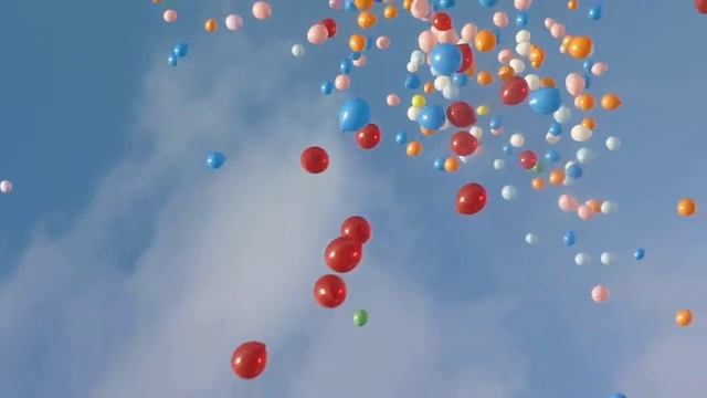 Ассорти из шариков в небе