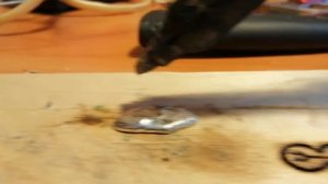 Отливаем эмблему ЛВЗ им. Егорова из олова.