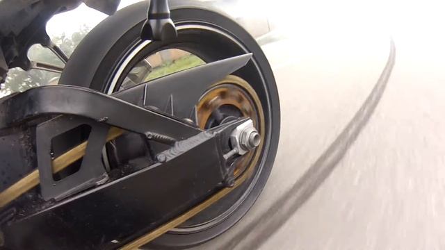 palenie gumy GSXR 1000 K4 смотреть онлайн